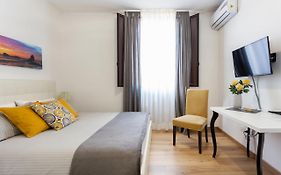 Centre Apartment Grotte Bianche