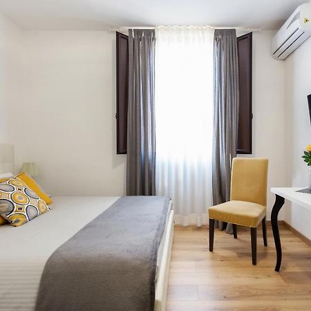 Centre Apartment Grotte Bianche Aeroporto di Catania Fontana Rossa Esterno foto