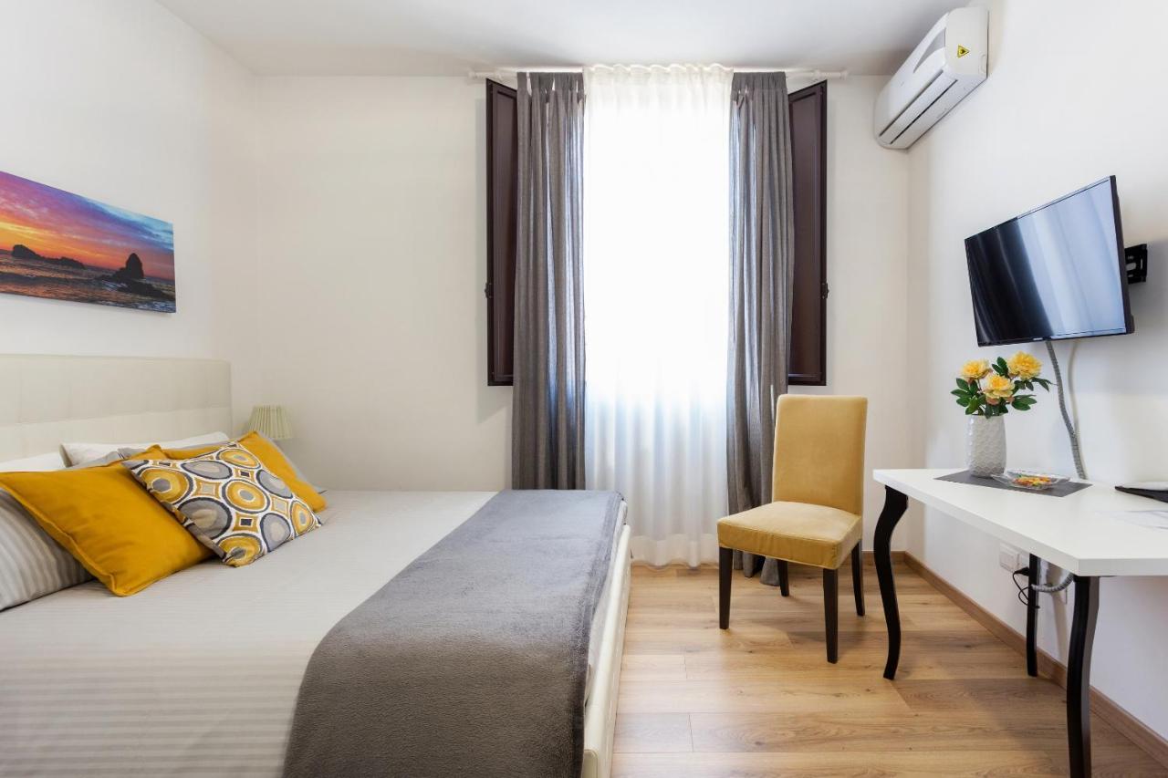 Centre Apartment Grotte Bianche Aeroporto di Catania Fontana Rossa Esterno foto