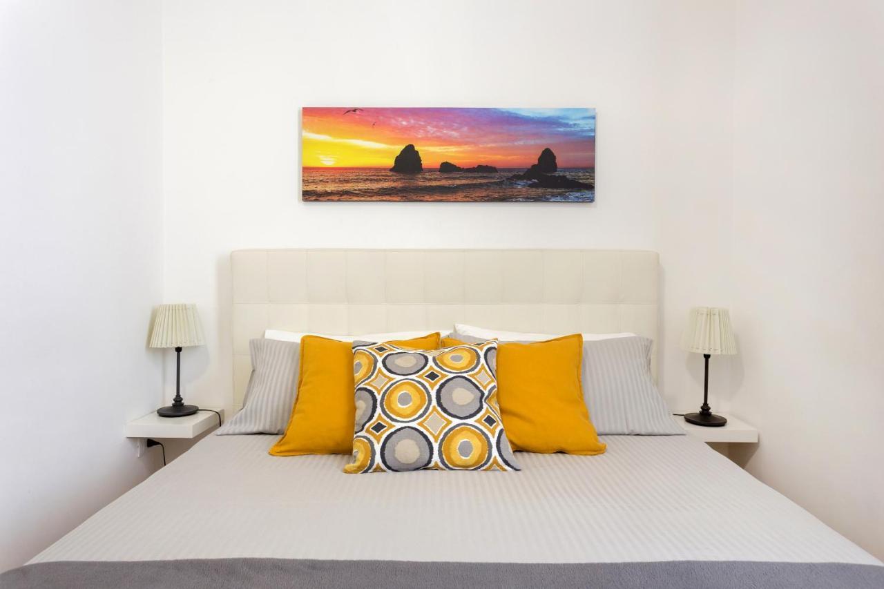 Centre Apartment Grotte Bianche Aeroporto di Catania Fontana Rossa Esterno foto