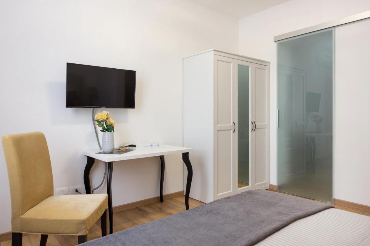 Centre Apartment Grotte Bianche Aeroporto di Catania Fontana Rossa Esterno foto
